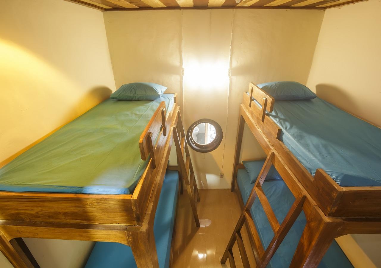 Dorme Tree Hostel Labuan Bajo Exterior photo